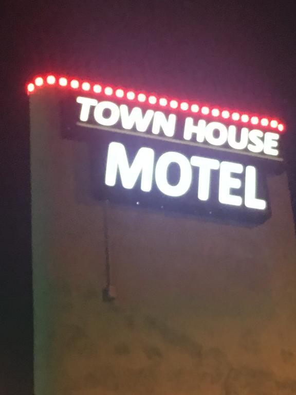 Town House Motel Lynwood Esterno foto