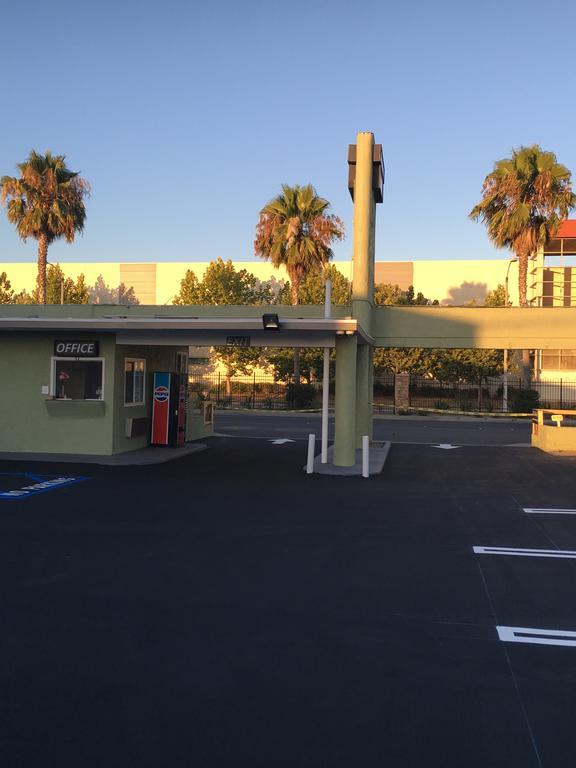 Town House Motel Lynwood Esterno foto