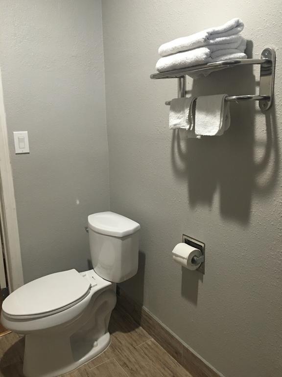 Town House Motel Lynwood Esterno foto