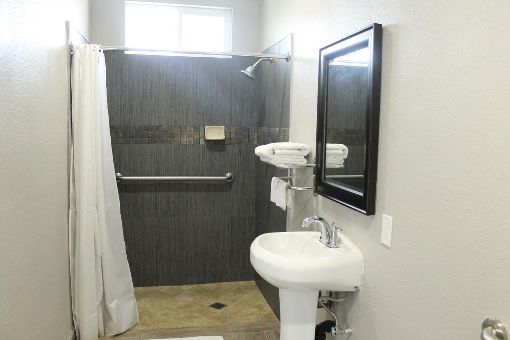 Town House Motel Lynwood Esterno foto